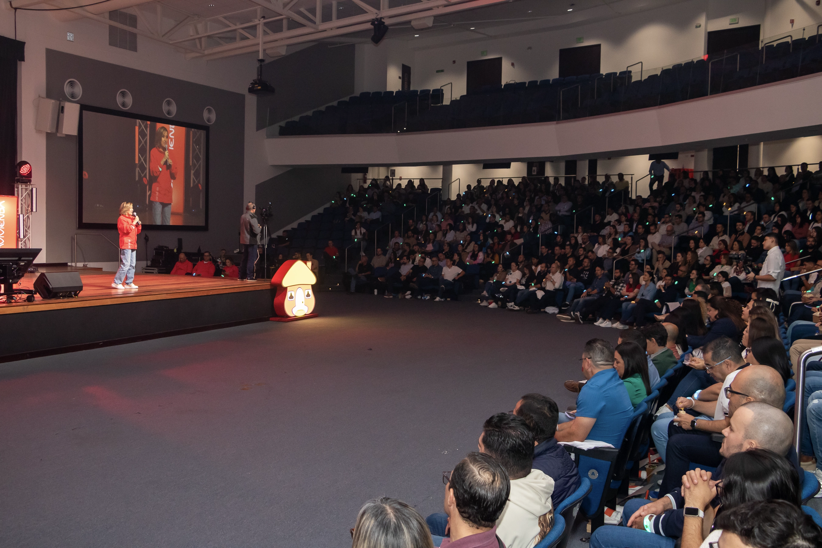 Centro de convenciones JM Eventos Costa Rica - Evento corporativo profesional con tecnología de vanguardia y montaje ejecutivo